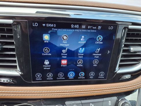 Used 2017 Chrysler Pacifica Limited w/ UConnect Theater Package FWD image 5