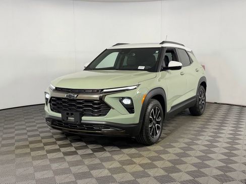 Used 2024 Chevrolet TrailBlazer ACTIV w/ Convenience Package image 3