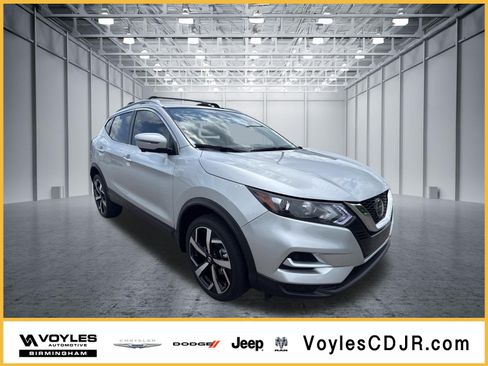 Used 2021 Nissan Rogue Sport SL FWD image 1