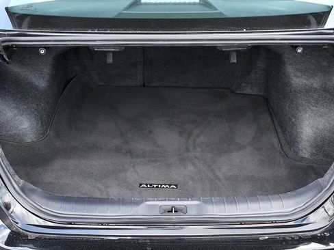 Used 2025 Nissan Altima 2.5 SV image 12