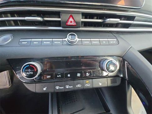Certified 2023 Hyundai Elantra SEL w/ Convenience Package image 27