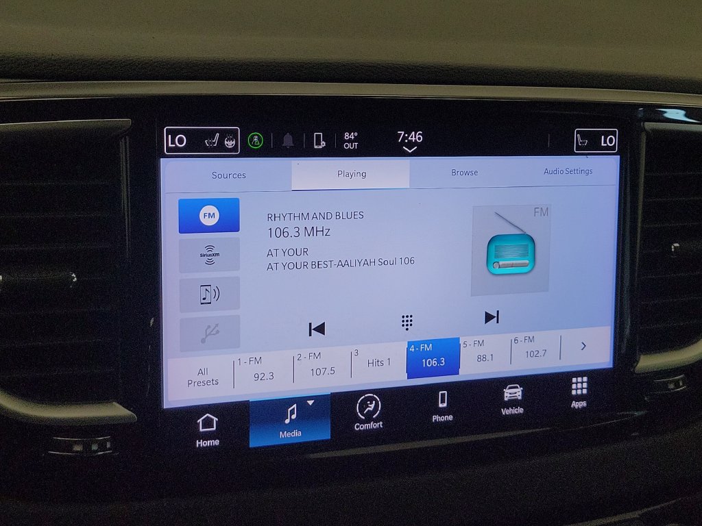 Used 2023 Chrysler Pacifica Touring-L FWD image 19