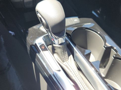 Used 2024 Chevrolet Trax LT image 15