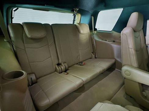 Used 2017 Cadillac Escalade Platinum AWD/4WD image 28