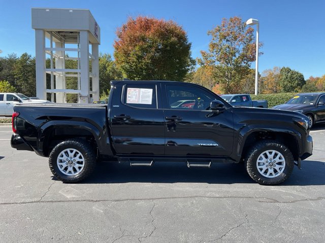 Used 2025 Toyota Tacoma SR5 AWD/4WD image 7