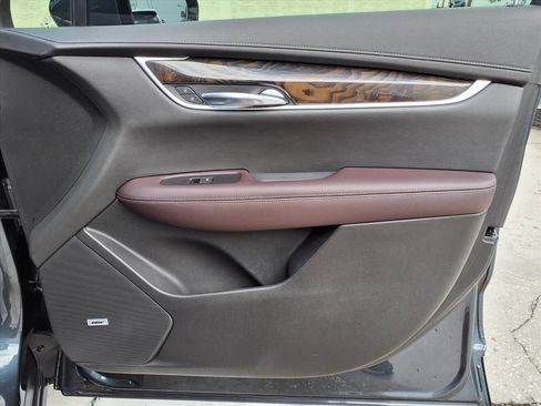 Used 2021 Cadillac XT6 Premium Luxury FWD image 11