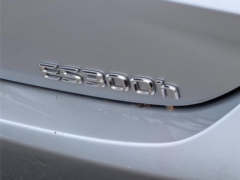 Used 2024 Lexus ES 300h F Sport image 8