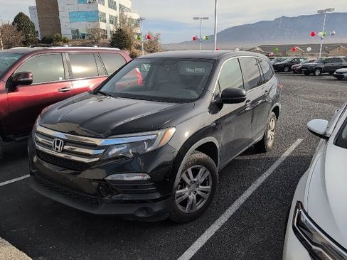 Used 2018 Honda Pilot LX image 1