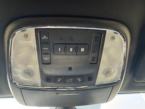 Used 2022 Jeep Grand Cherokee Laredo X AWD/4WD image 17