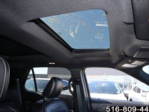 Used 2018 Ford Explorer Platinum image 29