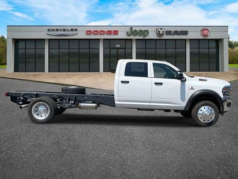 New 2025 RAM 5500 Tradesman image 21