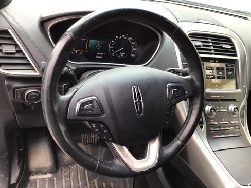 Used 2016 Lincoln MKX Premiere FWD image 11