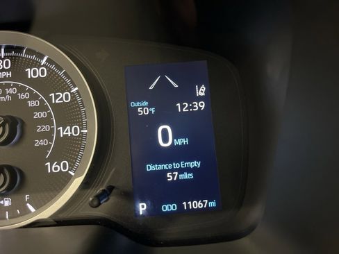 Used 2022 Toyota Corolla LE image 16