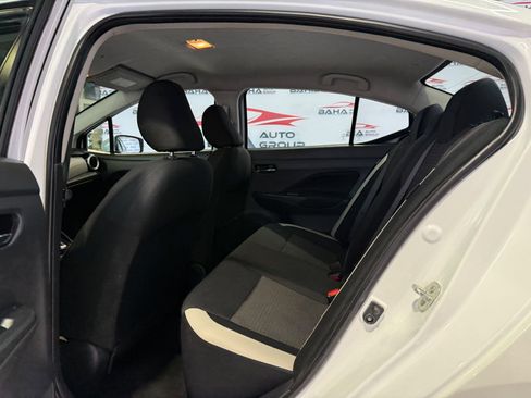 Used 2022 Nissan Versa SV FWD image 29