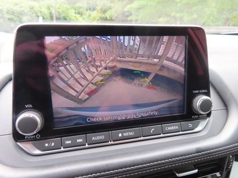 Used 2022 Nissan Rogue SV FWD image 25