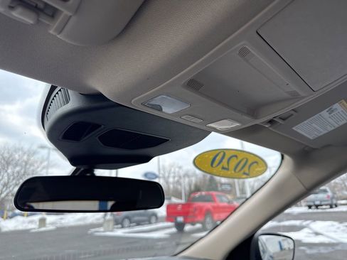 Used 2020 Ford Escape SE image 21