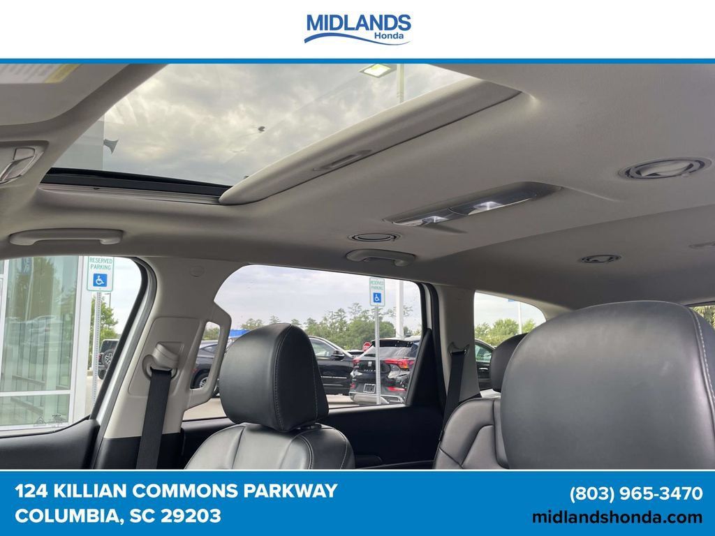 Used 2025 Kia Telluride S FWD image 17