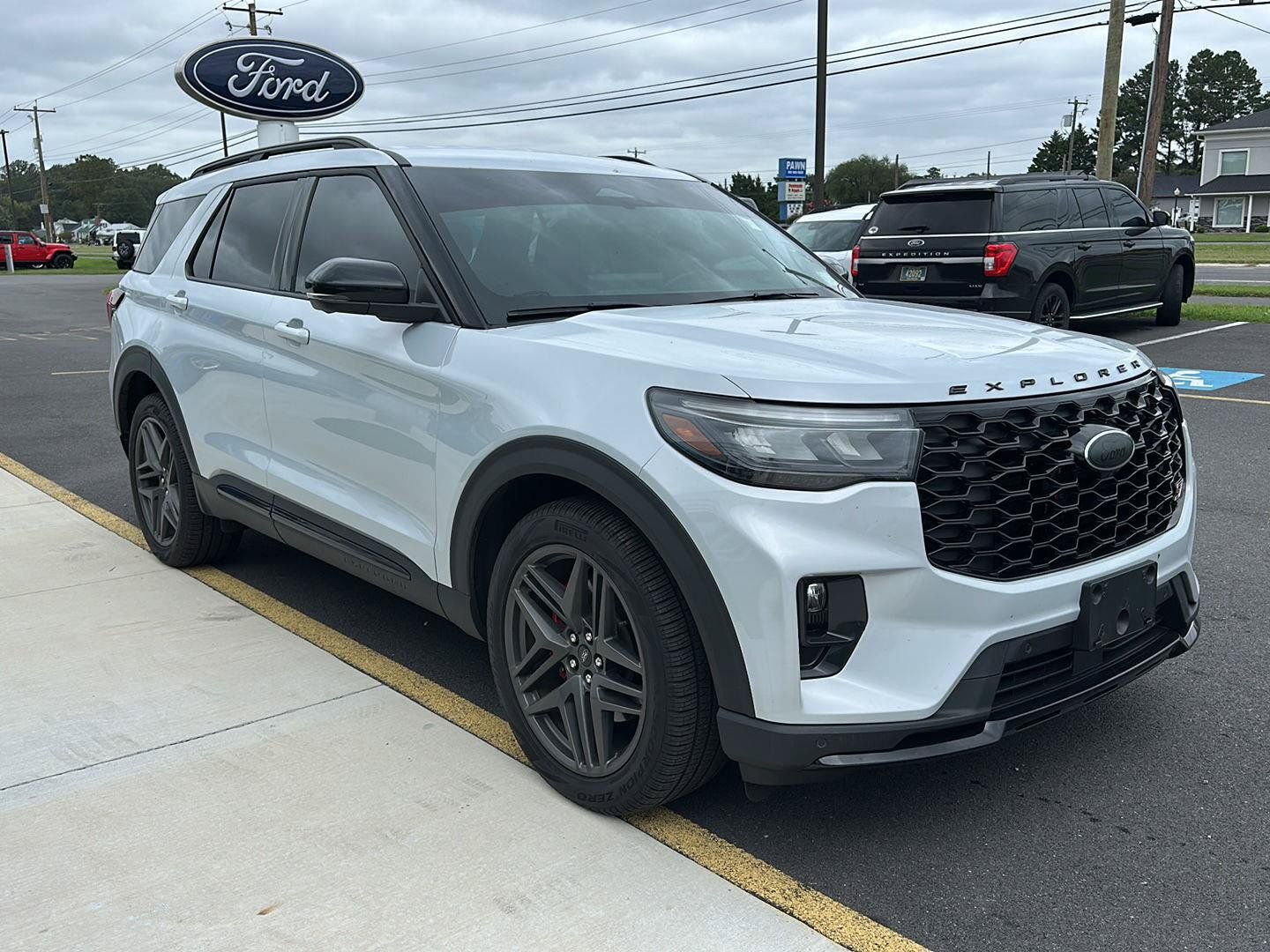 Used 2026 Ford Explorer ST AWD/4WD image 3