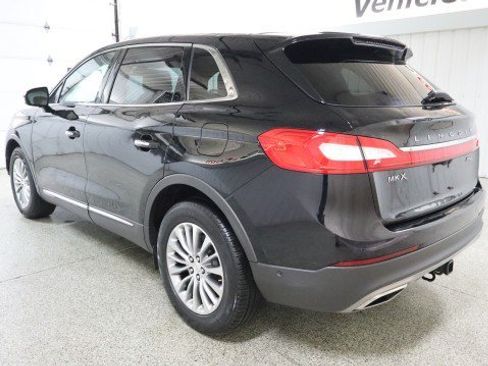 Used 2017 Lincoln MKX Reserve w/ Driver Assistance Package AWD/4WD image 3