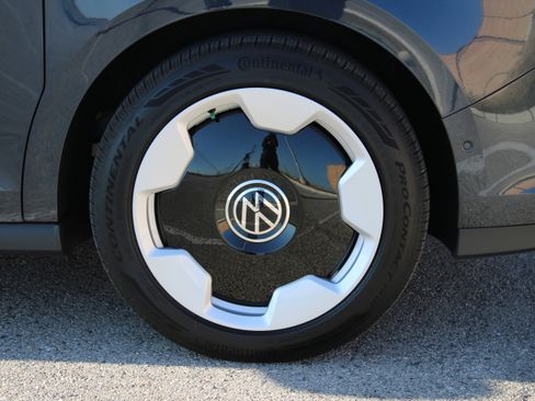 New 2025 Volkswagen ID. Buzz Pro S Plus image 17