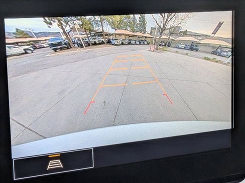 Used 2022 Chevrolet Traverse LT AWD/4WD image 13