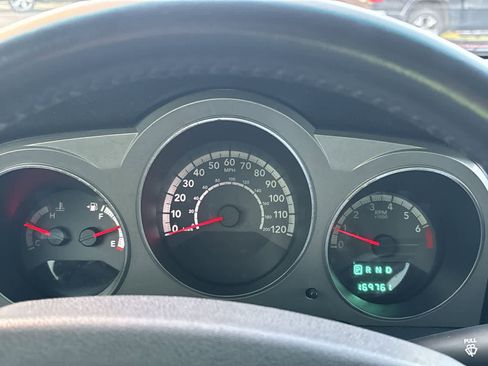 Used 2010 Dodge Avenger R/T image 13