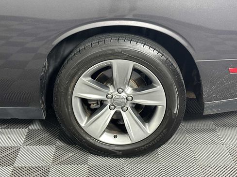 Used 2015 Dodge Challenger SXT RWD image 15