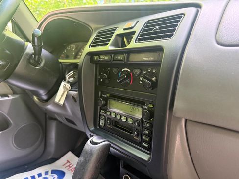 Used 2001 Toyota 4Runner SR5 AWD/4WD image 78