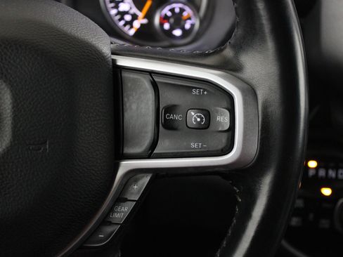 Used 2022 RAM 1500 Big Horn AWD/4WD image 9