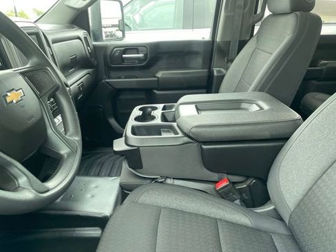 Used 2024 Chevrolet Silverado 2500 W/T w/ WT Convenience Package AWD/4WD image 2