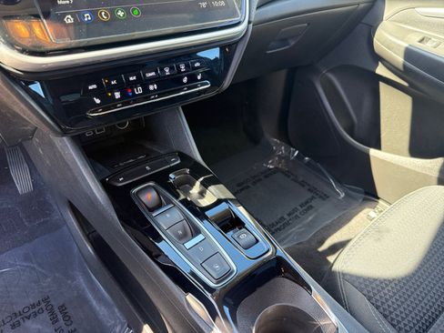 Used 2023 Chevrolet Bolt EUV LT w/ Comfort Package FWD image 13