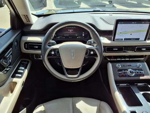 Used 2024 Lincoln Aviator Reserve w/ Equipment Group 201A RWD image 16
