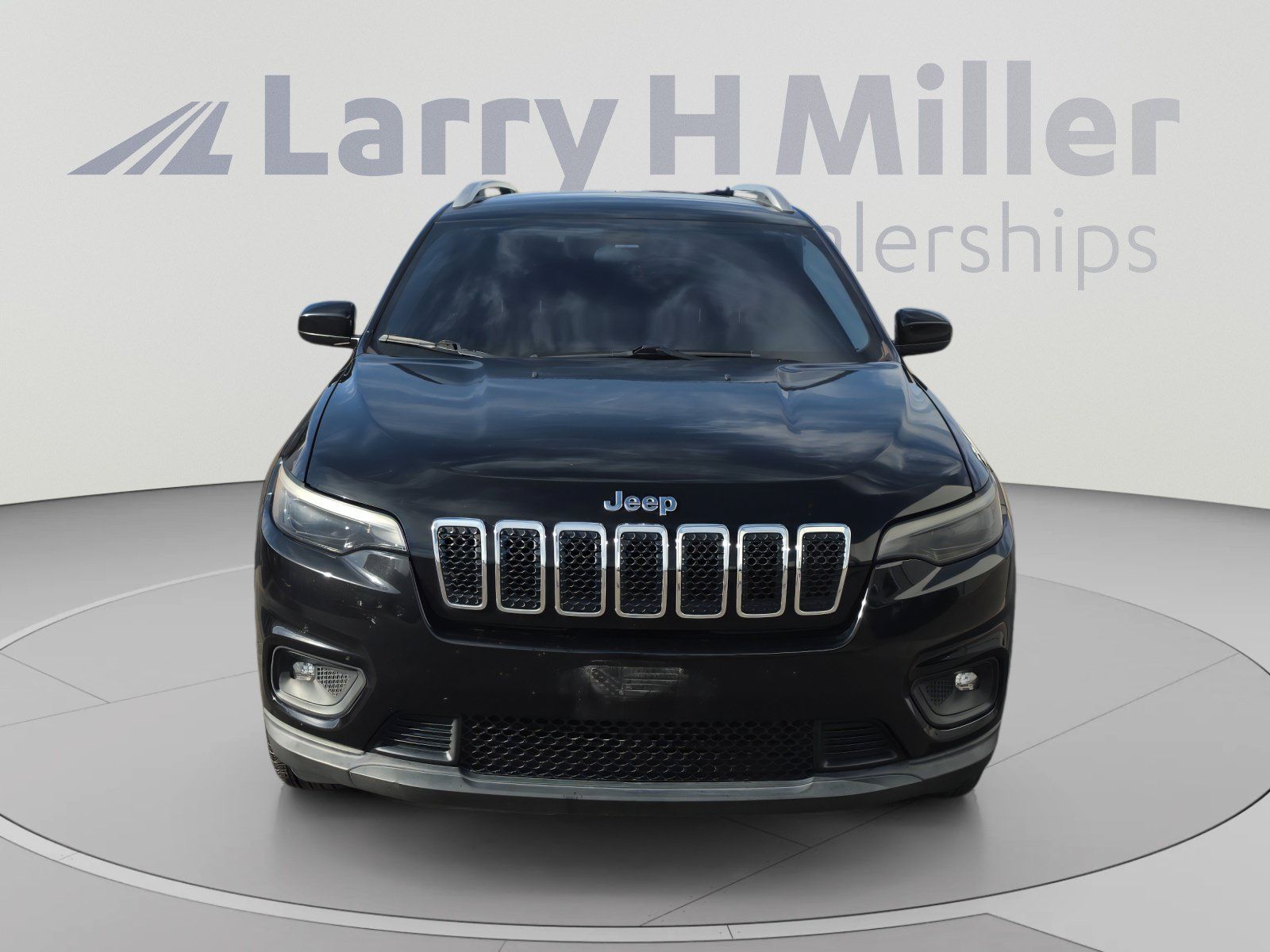 Used 2019 Jeep Cherokee Latitude w/ Cold Weather Group AWD/4WD image 8
