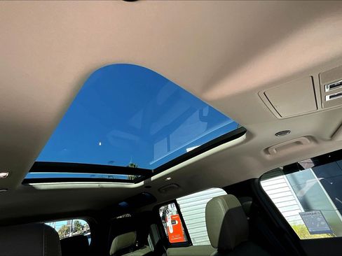 Used 2020 Land Rover Defender 110 S image 21