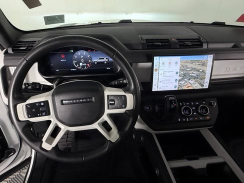 Used 2025 Land Rover Defender 110 S AWD/4WD image 12