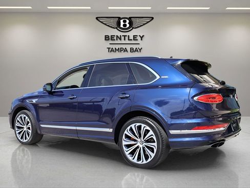 Used 2021 Bentley Bentayga image 3