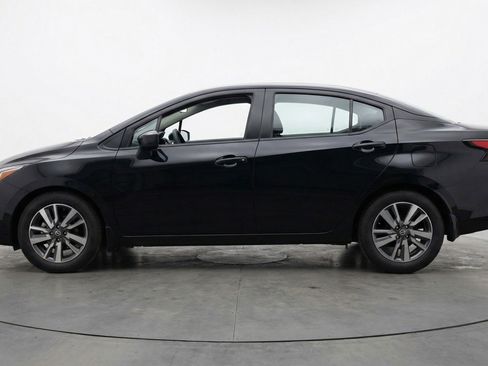 Used 2025 Nissan Versa SV FWD image 5
