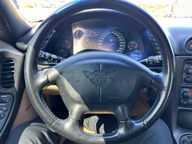Used 2001 Chevrolet Corvette Coupe w/ Preferred Equipment Group2 RWD image 17