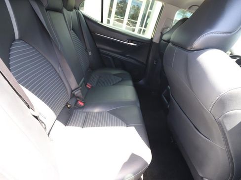 Used 2018 Toyota Camry SE image 21