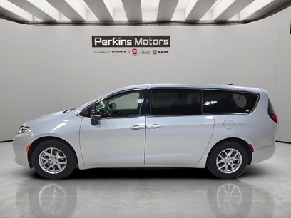 Used 2024 Chrysler Pacifica Touring-L
