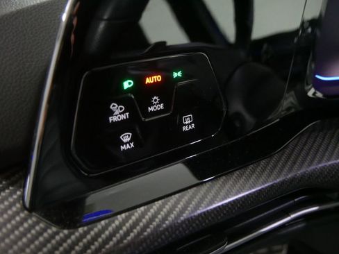 Used 2024 Volkswagen Golf R AWD/4WD image 20