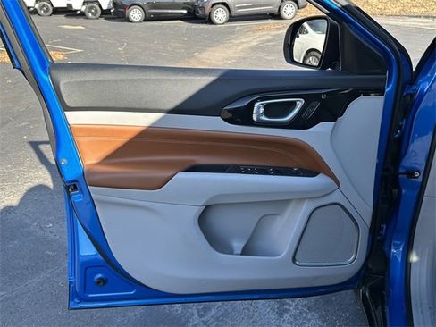 Used 2022 Jeep Compass Limited w/ Elite Group image 33