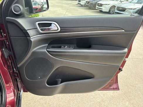 Used 2020 Jeep Grand Cherokee Limited w/ Luxury Group II image 44