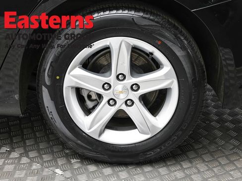 Used 2024 Chevrolet Malibu LT FWD image 8