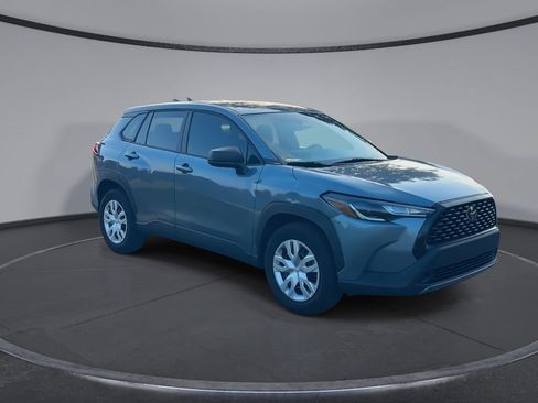 Used 2024 Toyota Corolla Cross L FWD image 2