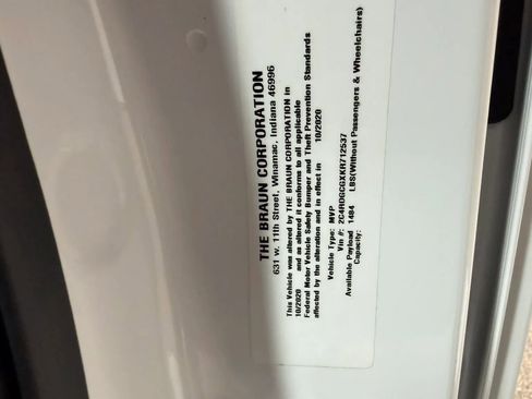 Used 2019 Dodge Grand Caravan SXT image 61