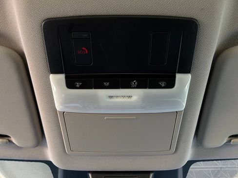 Used 2025 Nissan Rogue SV FWD image 17