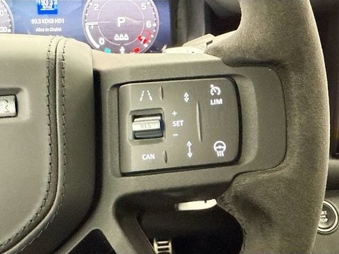 Certified 2024 Land Rover Defender 90 V8 AWD/4WD image 12