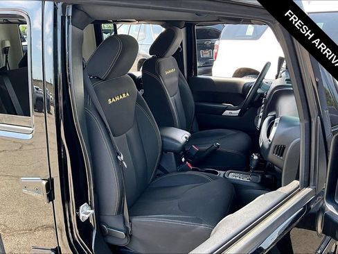 Used 2014 Jeep Wrangler Unlimited Sahara AWD/4WD image 25
