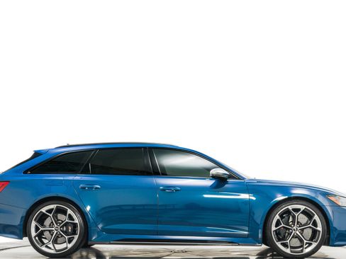 Used 2024 Audi RS 6 performance w/ Black Optic Package image 2